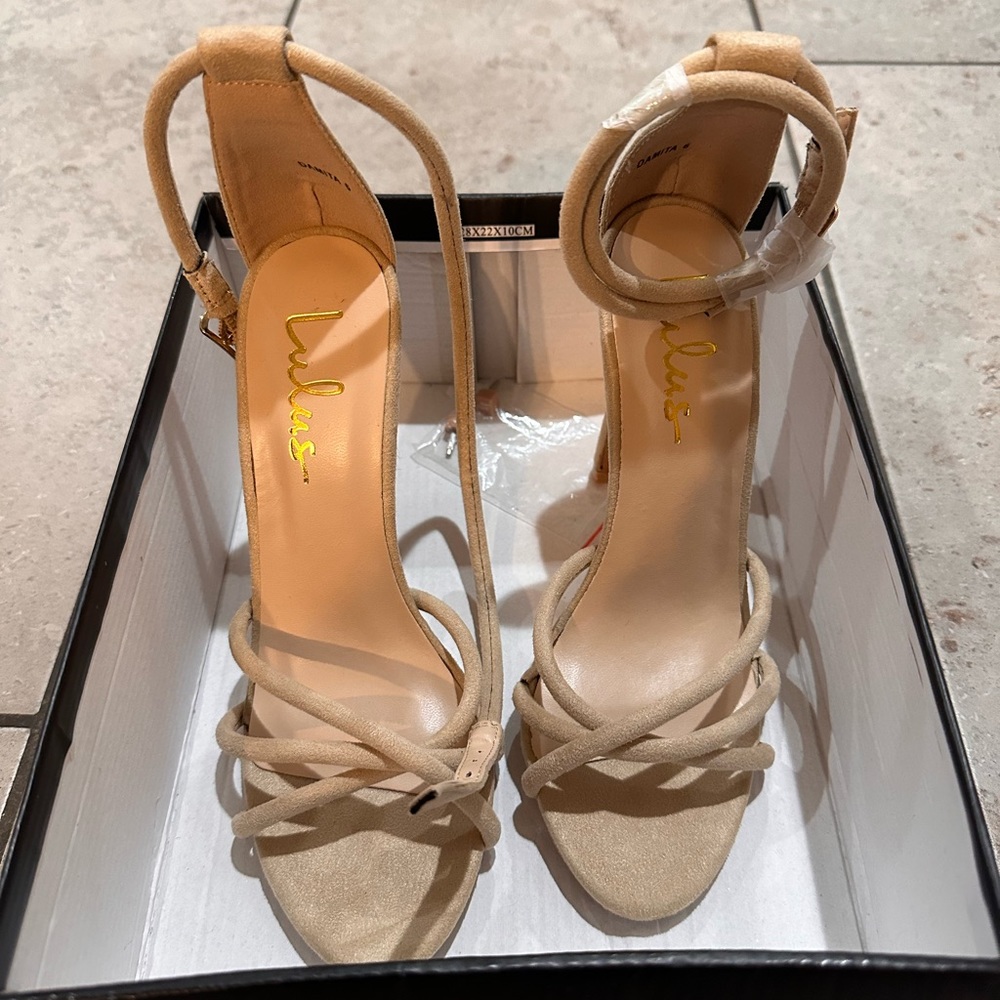 Brand New/Never Worn Nude Heels